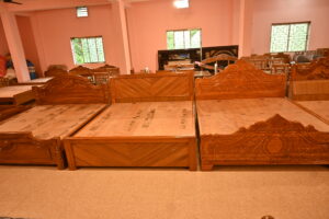 Custom vs. Ready-Made Furniture – Which is Right for You?